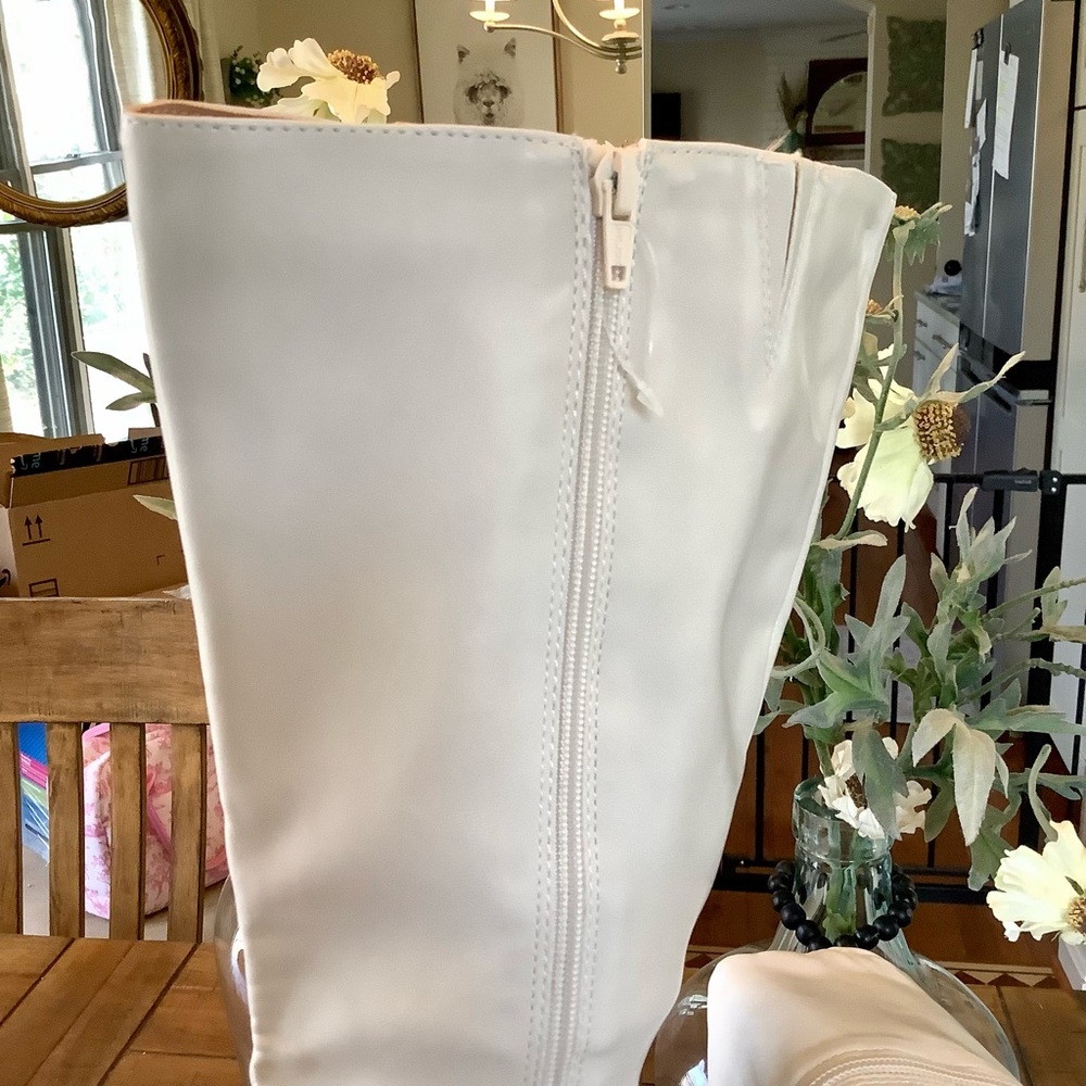 NIB-Sexy Wild Pair Vegan WIDE CALF Knee-High Block Heel Boots Sz 9 - Picture 4 of 8